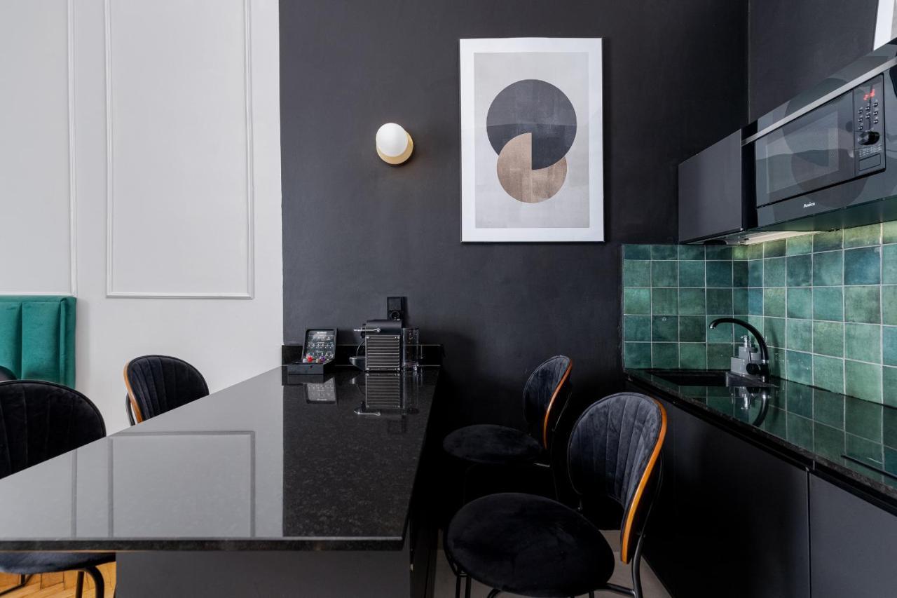 Deluxe Studio Apartment Balcony City View