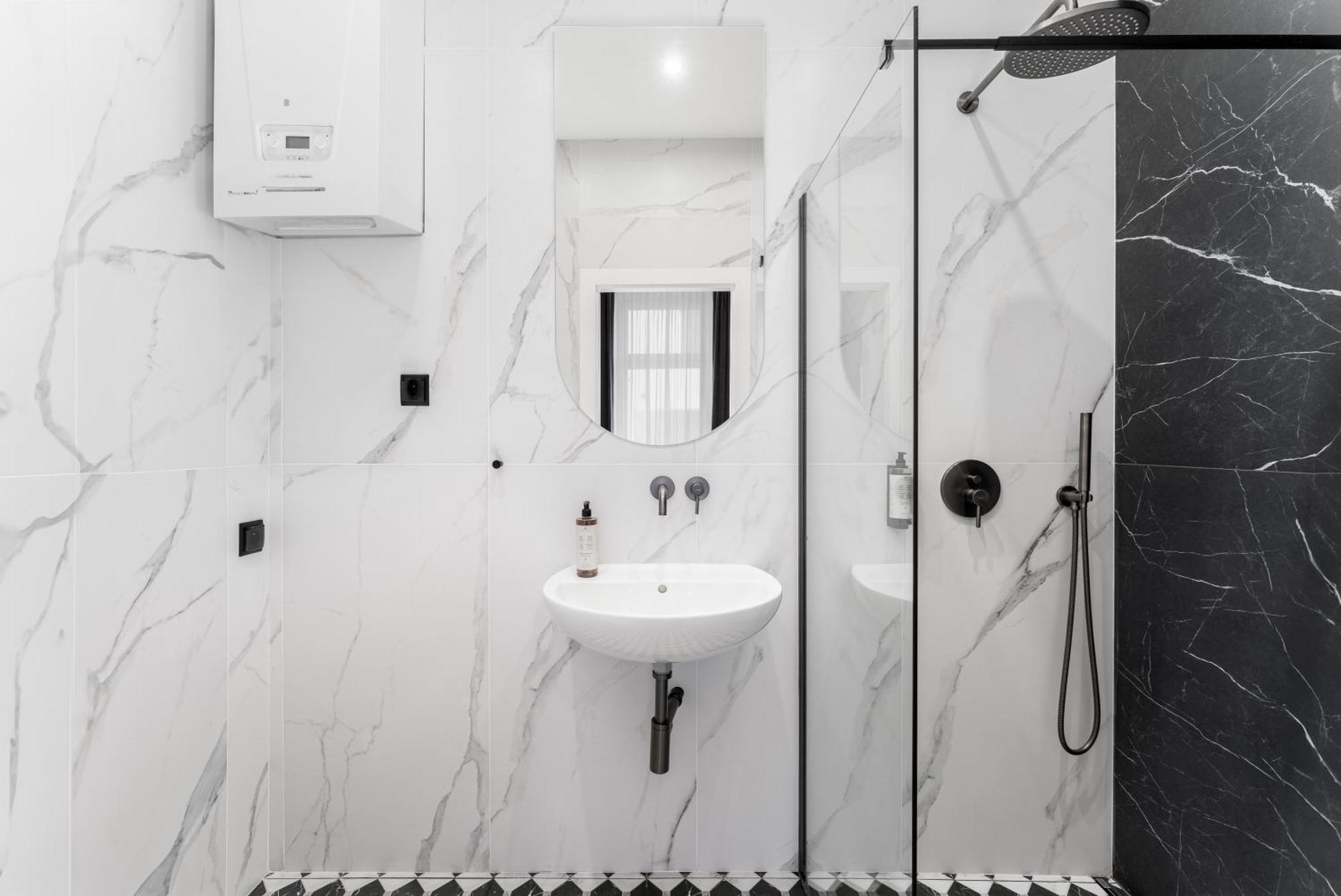 Deluxe Studio Apartment